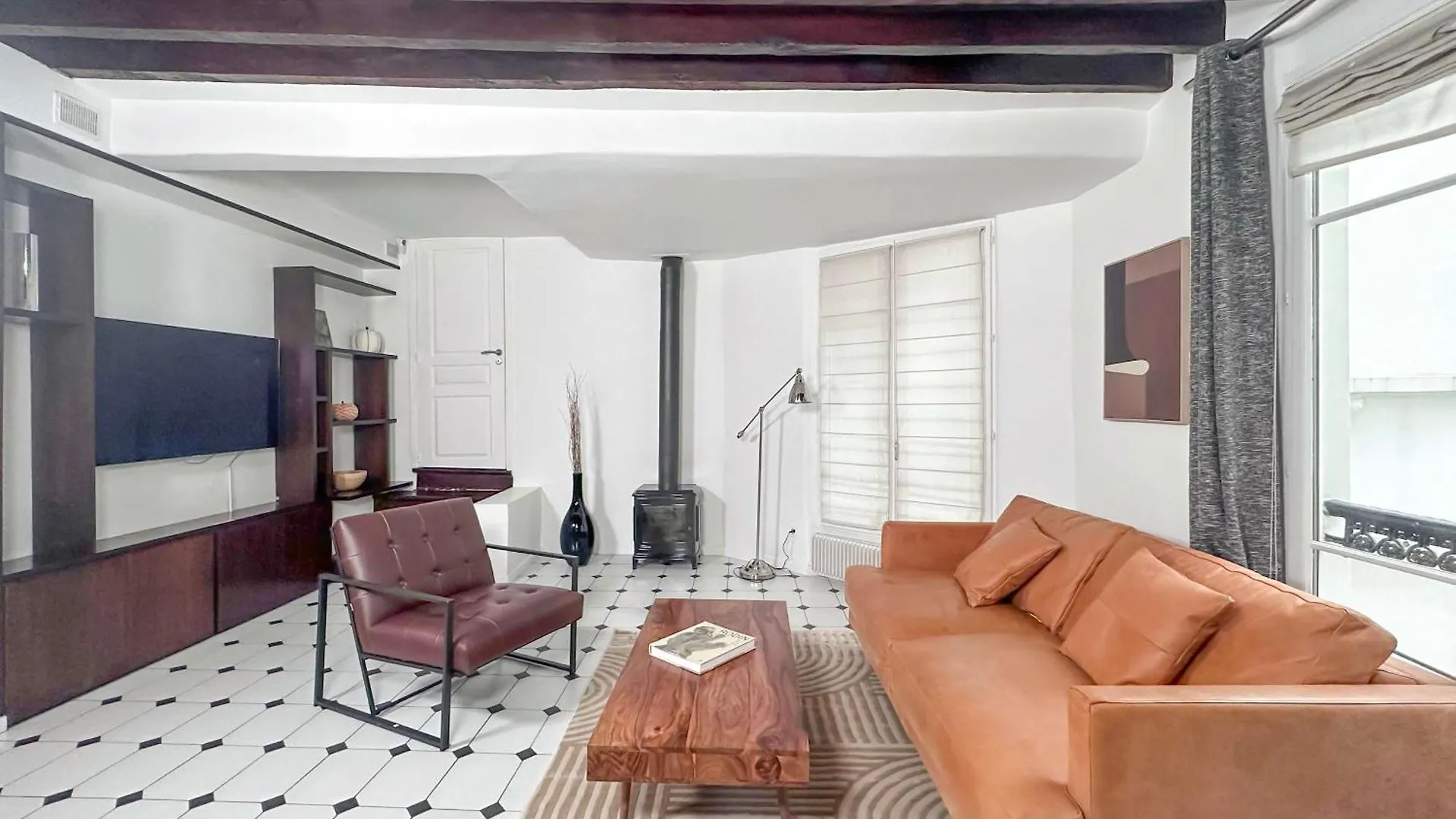 Modern & Spacious Near Le Marais Párizs Apartman