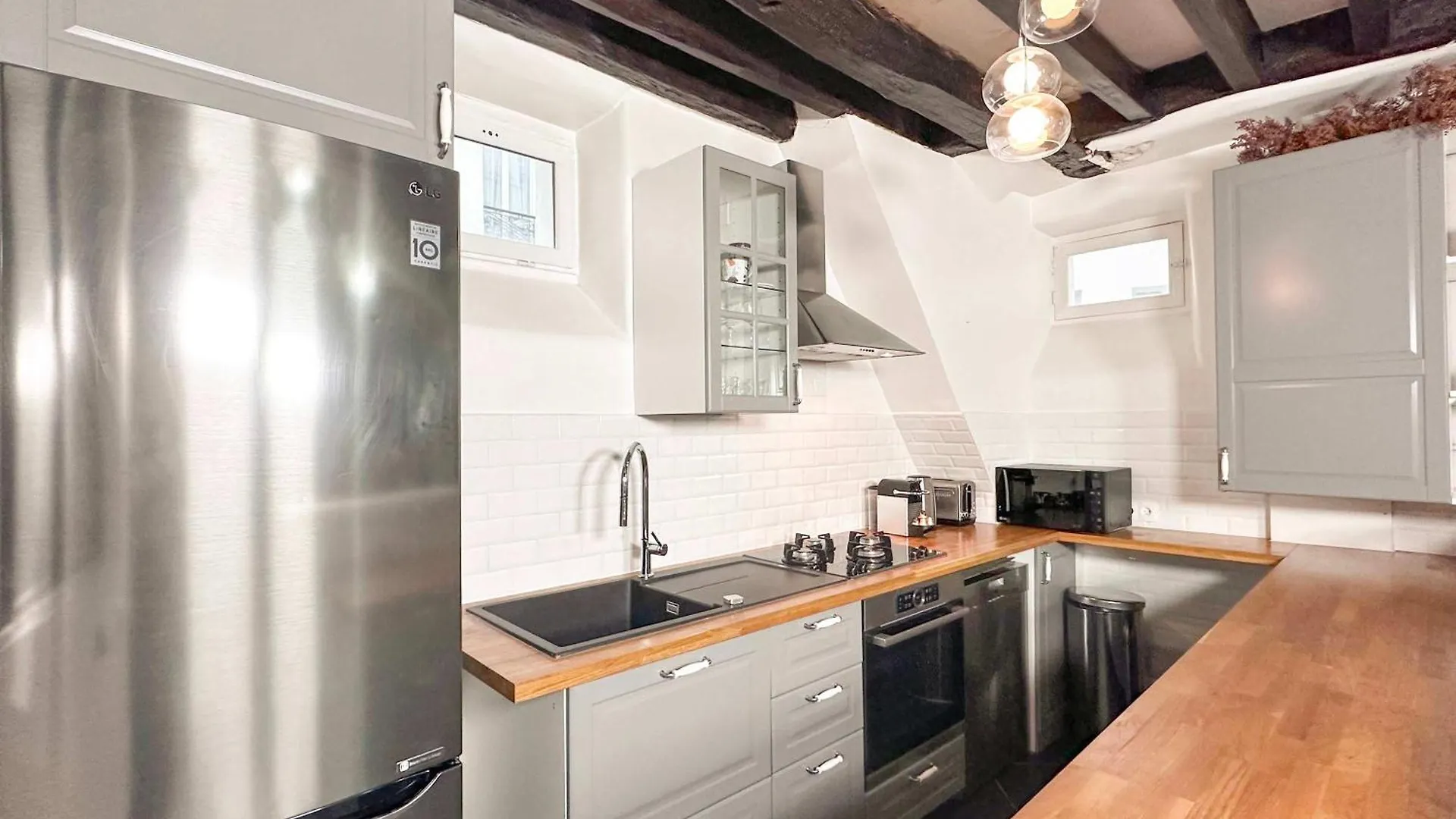 Modern & Spacious Near Le Marais París 0*,