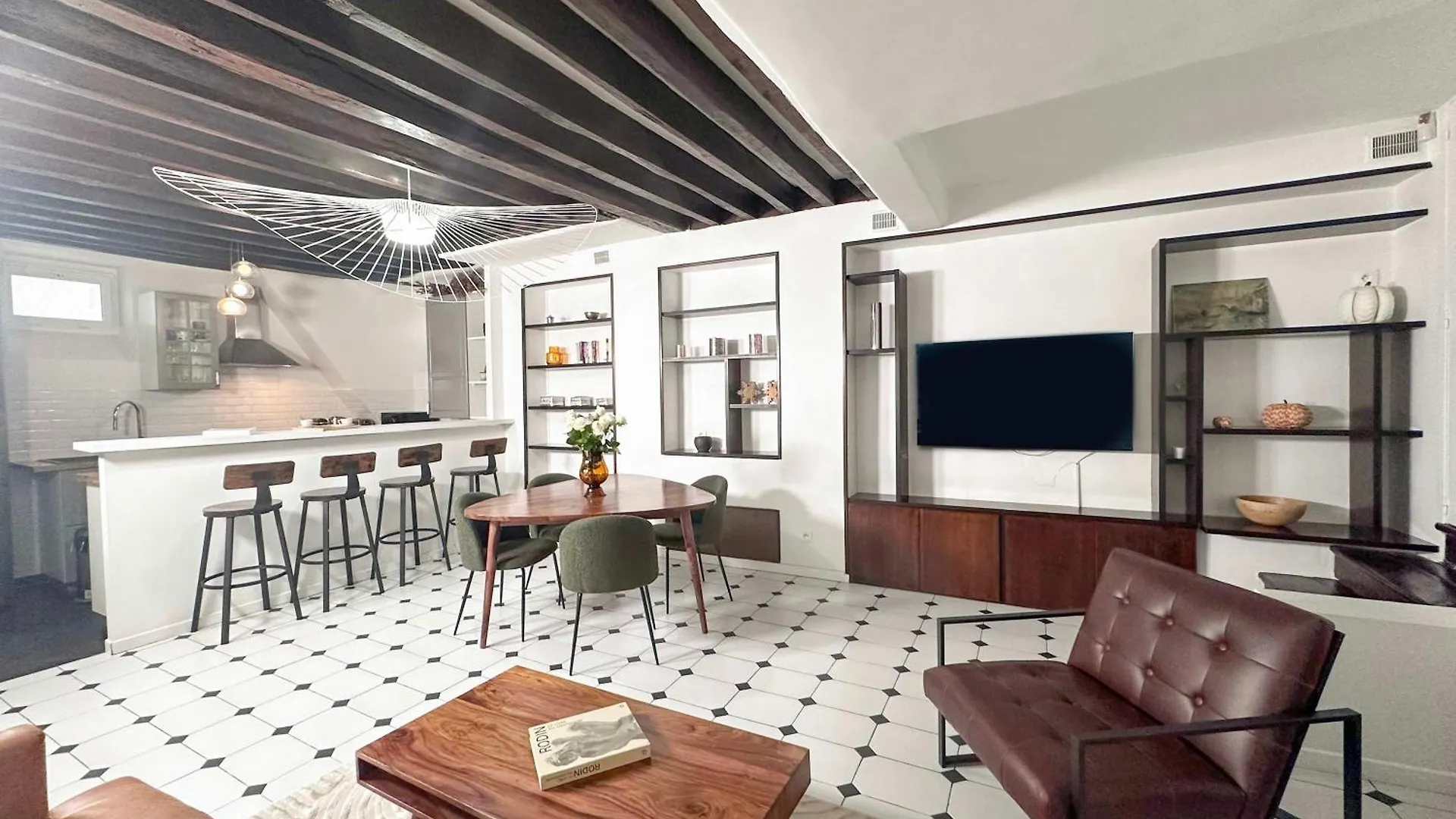 Modern & Spacious Near Le Marais Paris