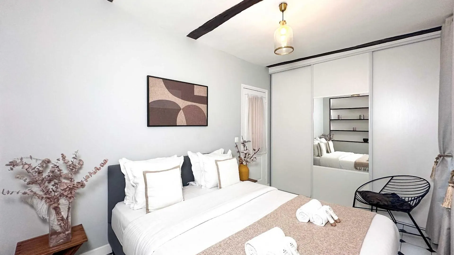Modern & Spacious Near Le Marais Paris France