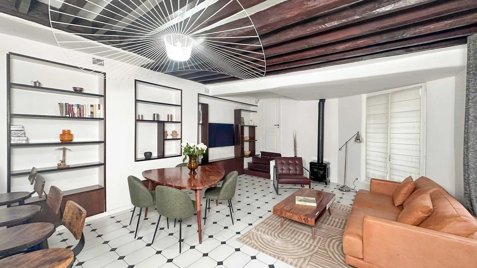Modern & Spacious Near Le Marais contacts