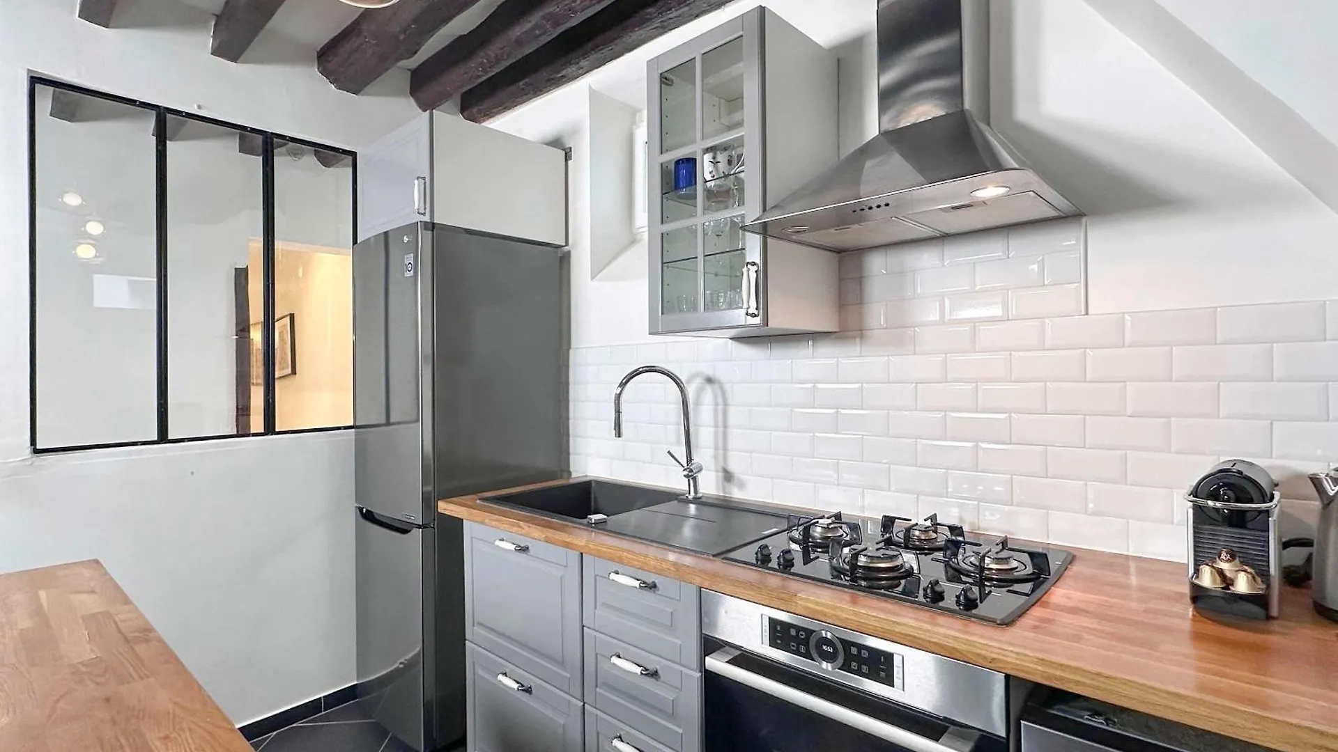 Modern & Spacious Near Le Marais Paris 0*,